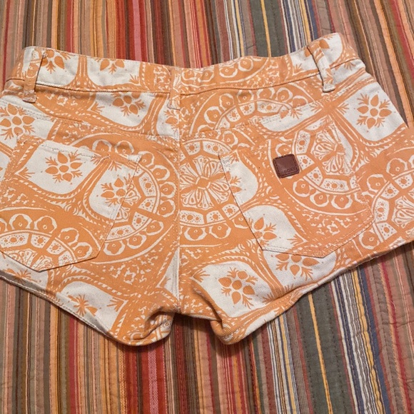 Roxy shorts EUC - Picture 2 of 8